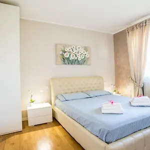  Apartment Bright Desenzano - Cascinale Pool