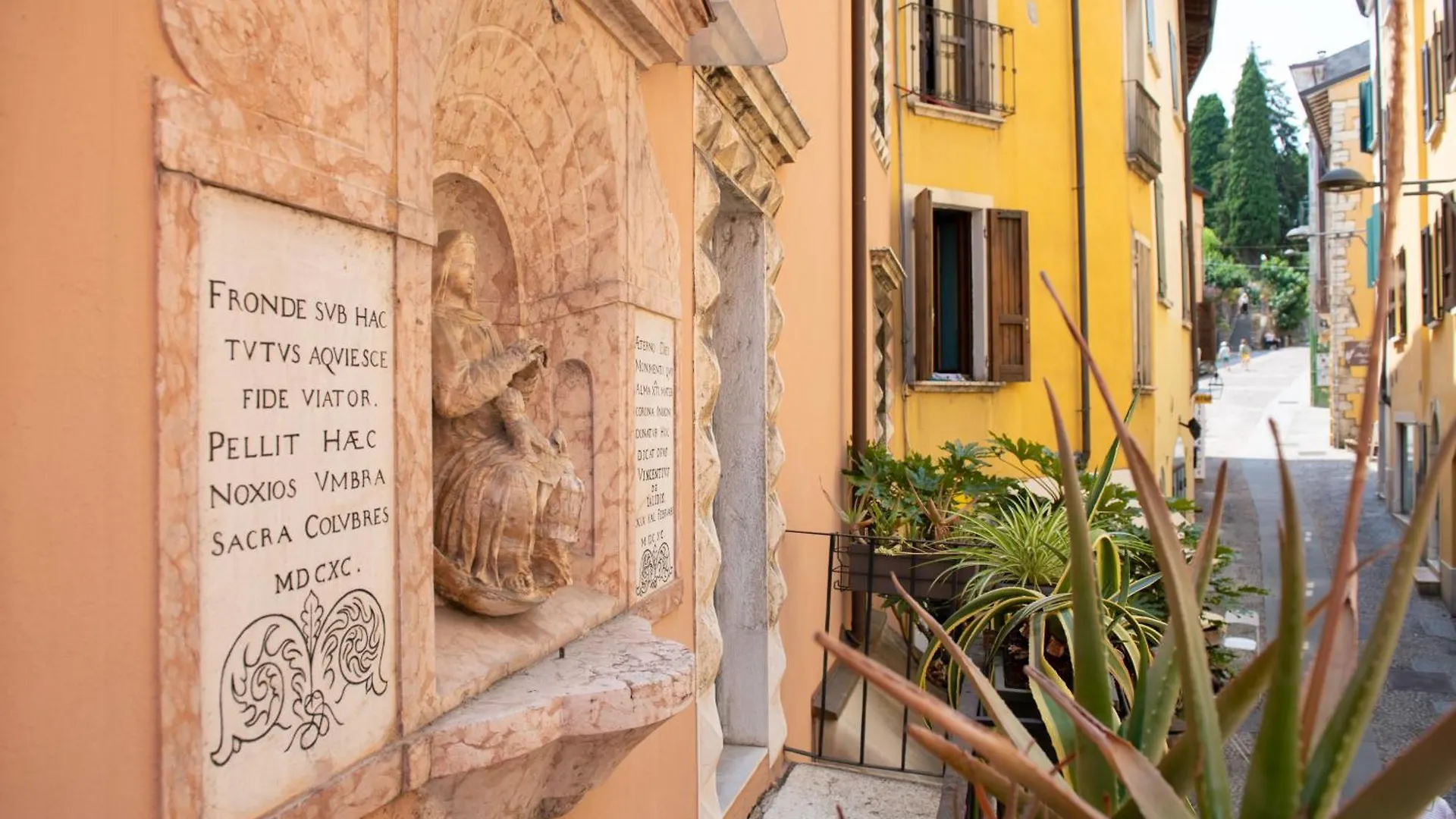 Apartment Alessi Appartamenti Desenzano del Garda Italy